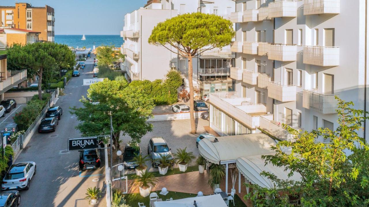 Hotel Bruna B&B Milano Marittima Bagian luar foto