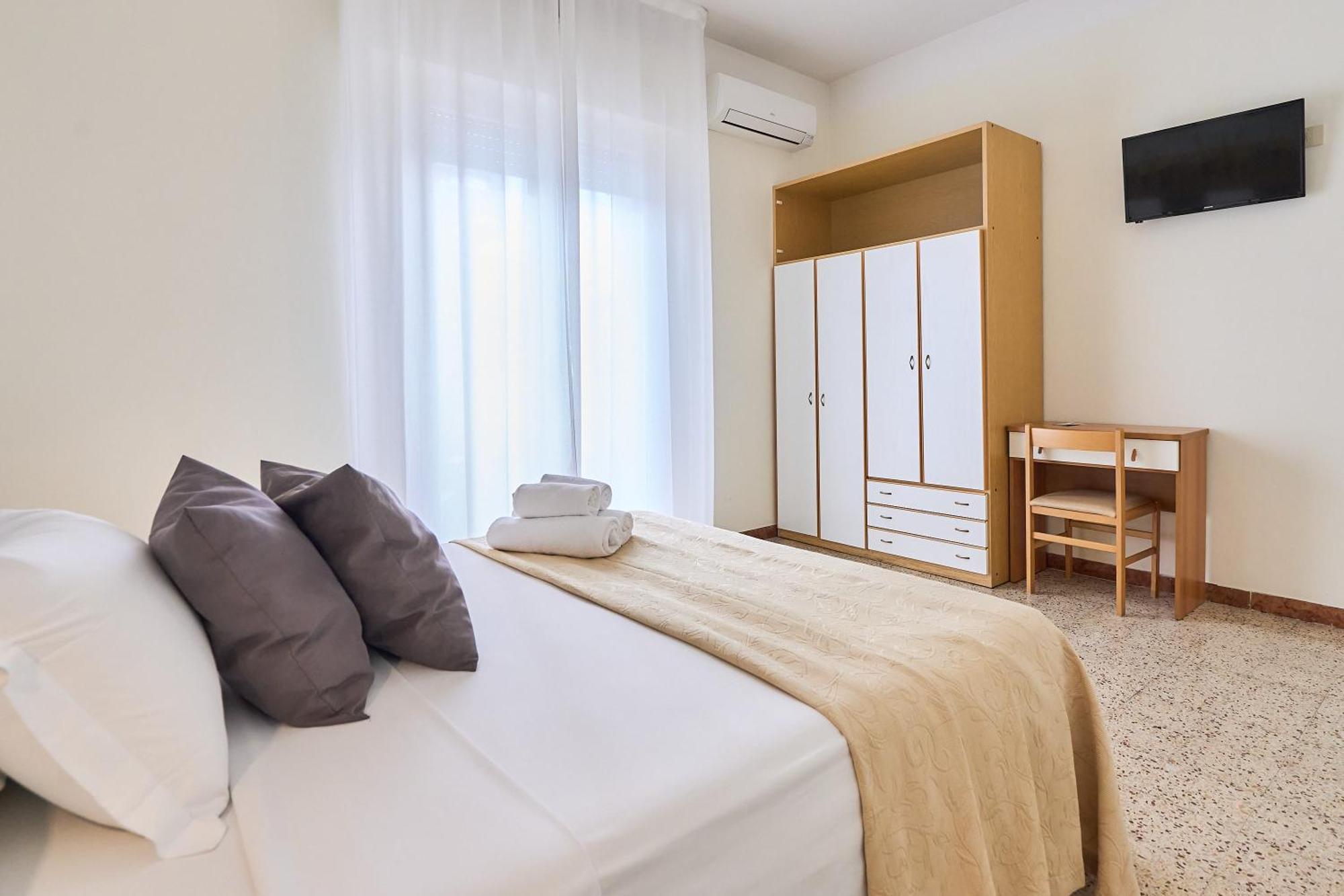 Hotel Bruna B&B Milano Marittima Bagian luar foto