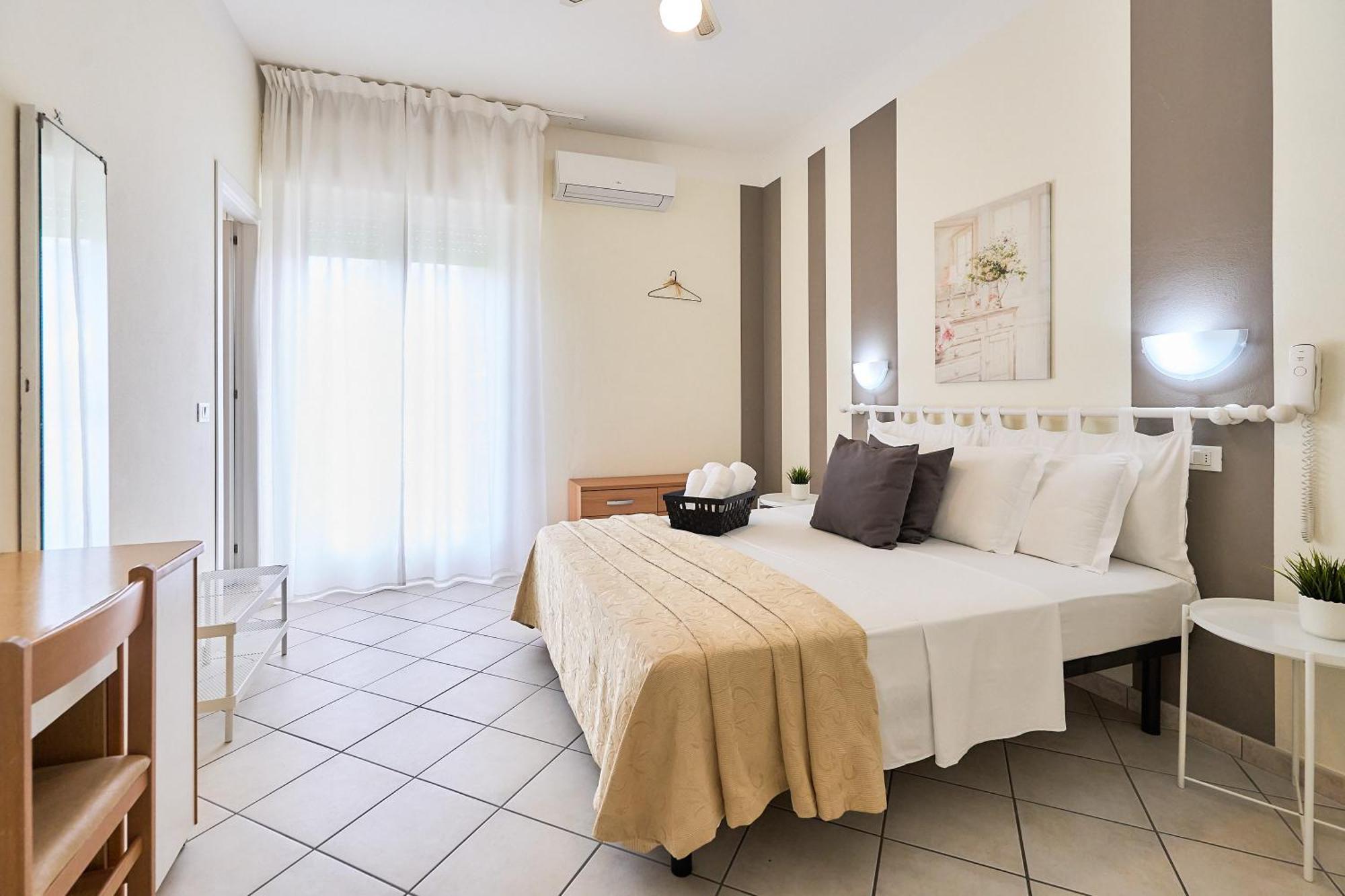 Hotel Bruna B&B Milano Marittima Bagian luar foto