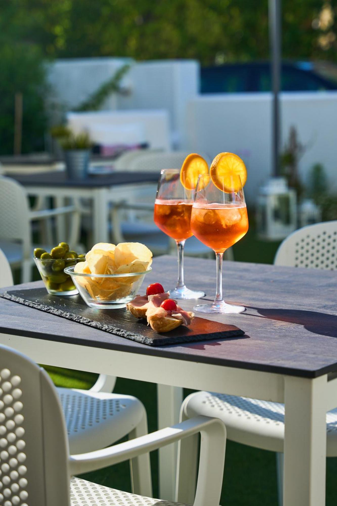 Hotel Bruna B&B Milano Marittima Bagian luar foto