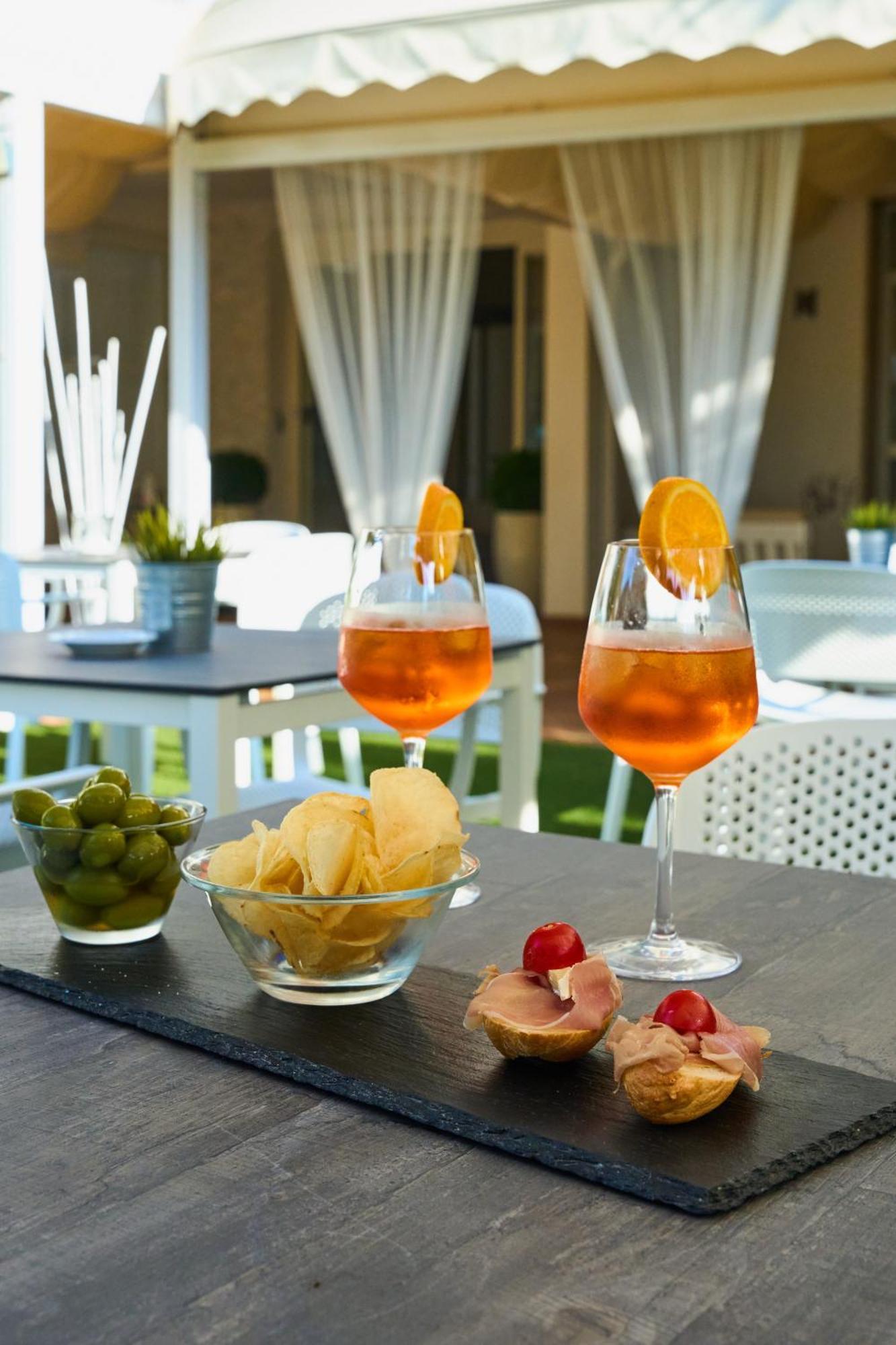 Hotel Bruna B&B Milano Marittima Bagian luar foto