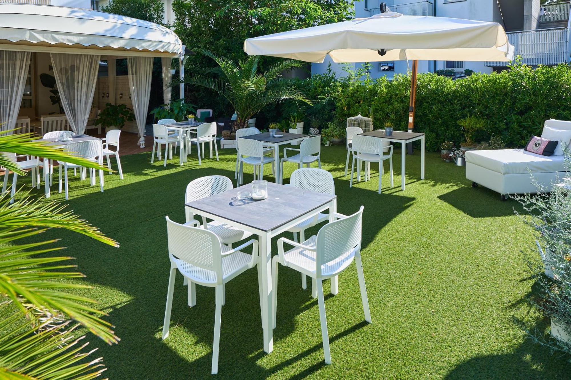 Hotel Bruna B&B Milano Marittima Bagian luar foto