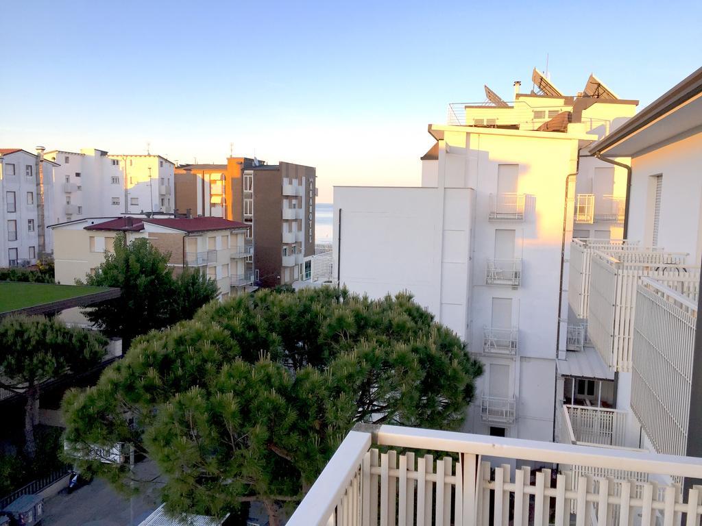 Hotel Bruna B&B Milano Marittima Bagian luar foto