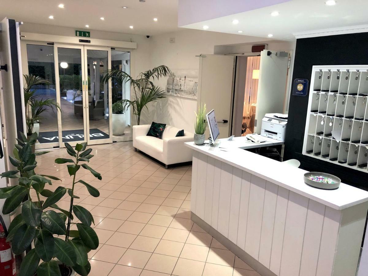 Hotel Bruna B&B Milano Marittima Bagian luar foto