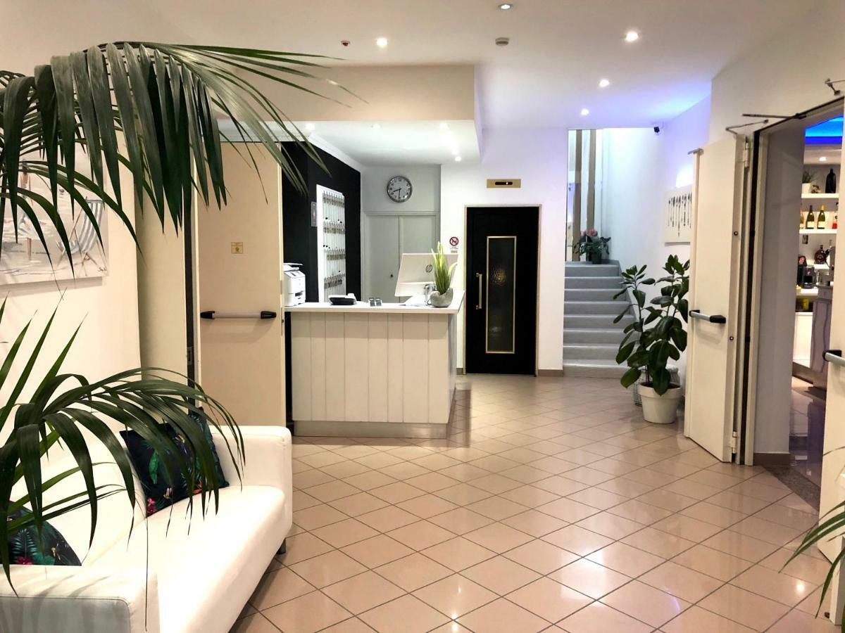 Hotel Bruna B&B Milano Marittima Bagian luar foto
